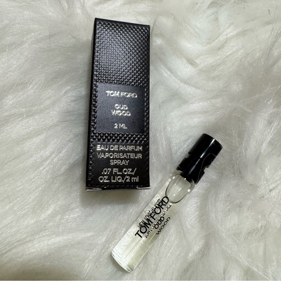 TOM FORD Eau De Parfum OUD WOOD Spray (2ml/.07 oz.) EDP - Picture 2 of 2